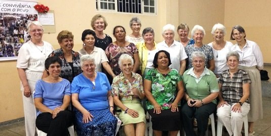 Irmãs Celebram 50 Anos no Brasil!