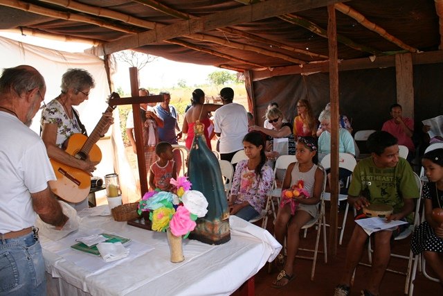 Irmãs Celebram 50 Anos no Brasil!